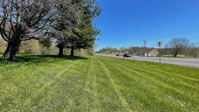 $405,000 | 8274 Willett Parkway, Lysander, NY 13027