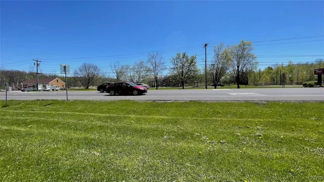 $405,000 | 8274 Willett Parkway, Lysander, NY 13027