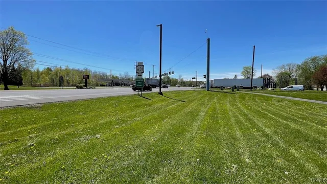 $405,000 | 8274 Willett Parkway, Lysander, NY 13027