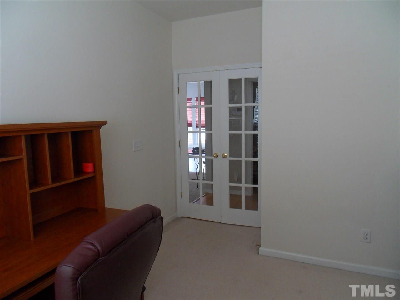 5327 Griffith Park Road Raleigh, NC 27613 - Photo 21 of 25 a living room with furniture