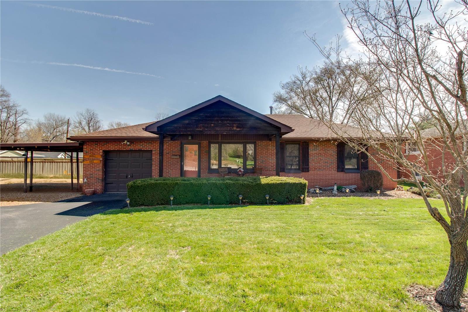 3315 Humbert Road Alton, IL 62002 - Photo 1 of 45 Gallery Image 1