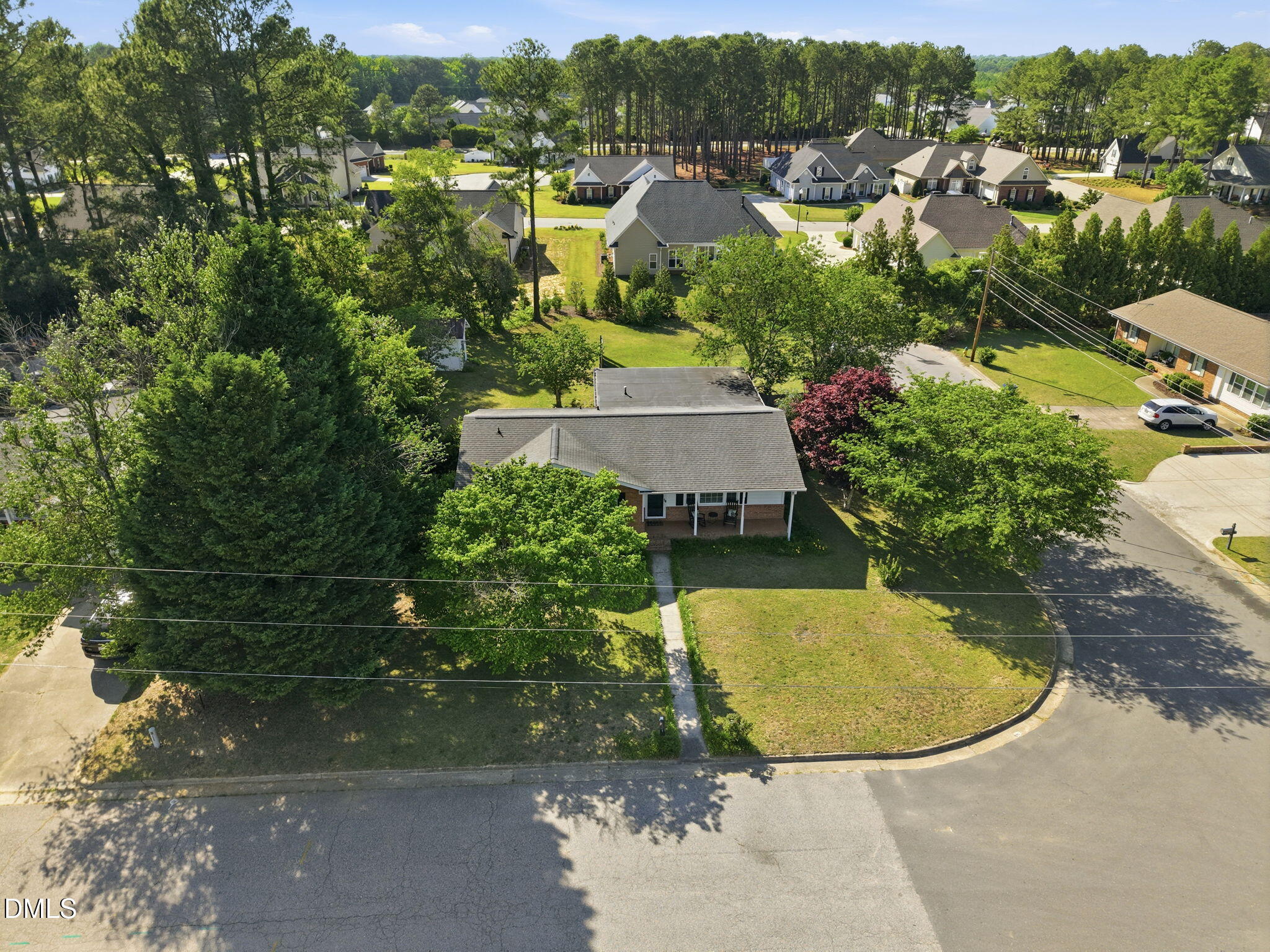 111 Martin Street Dunn, NC 28334 - Photo 5 of 40