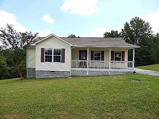 812 Coolidge Road La Follette, TN 37766 - Photo 1 of 11 Front