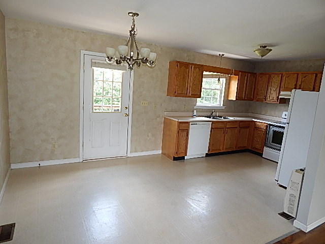 812 Coolidge Road La Follette, TN 37766 - Photo 7 of 11 Kitchen