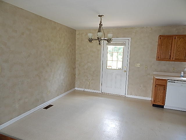 812 Coolidge Road La Follette, TN 37766 - Photo 8 of 11 Dining-Area