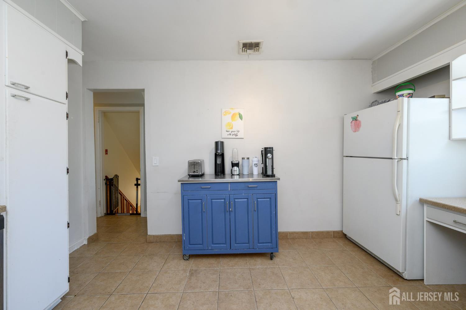 49 Colonial Drive Clark, NJ 07066 - Photo 11 of 31