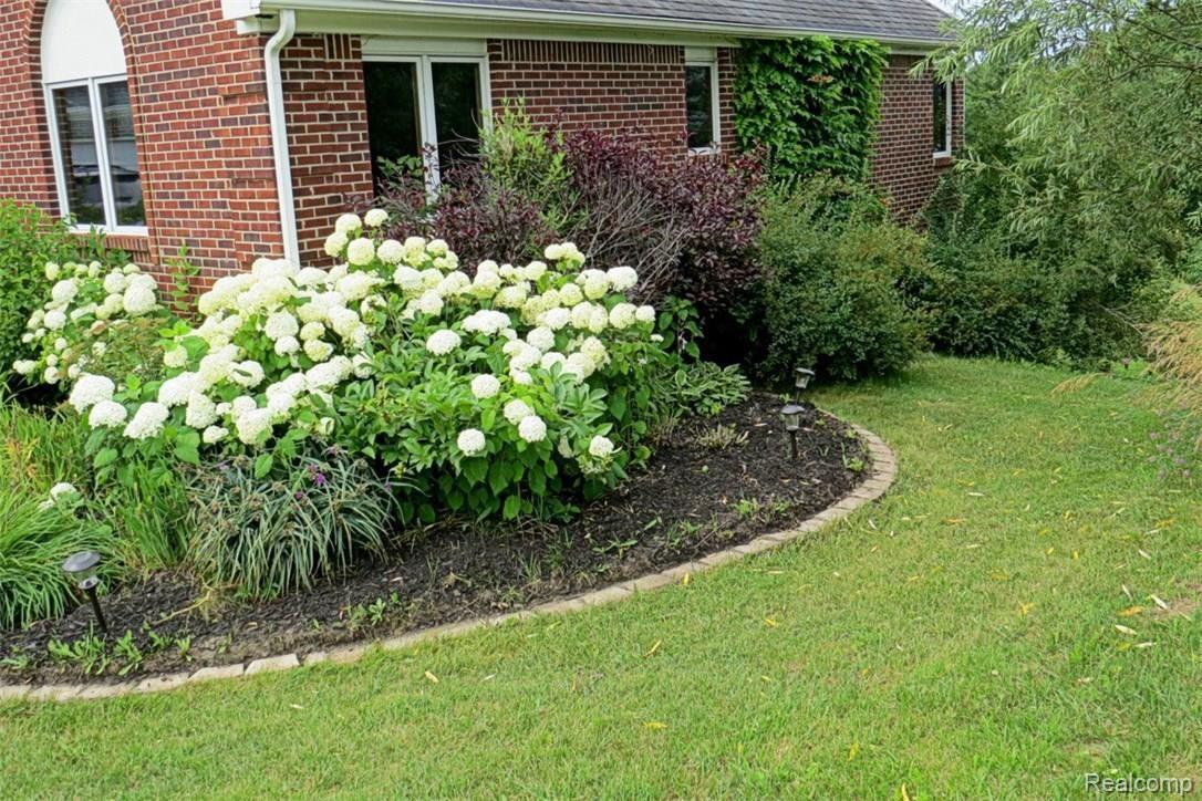 942 South Kern Road Fowlerville, MI 48836 - Photo 5 of 77 21-IMG_3778.JPG