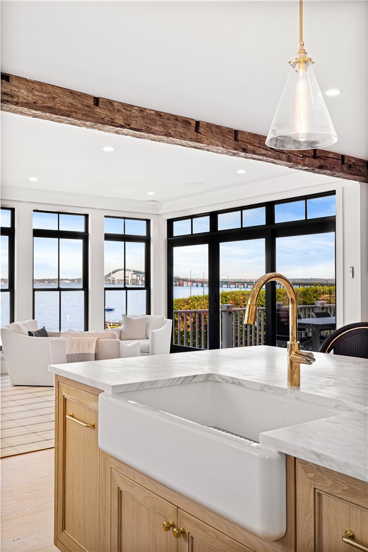 96 Washington Street Newport, RI 02840 - Photo 10 of 28