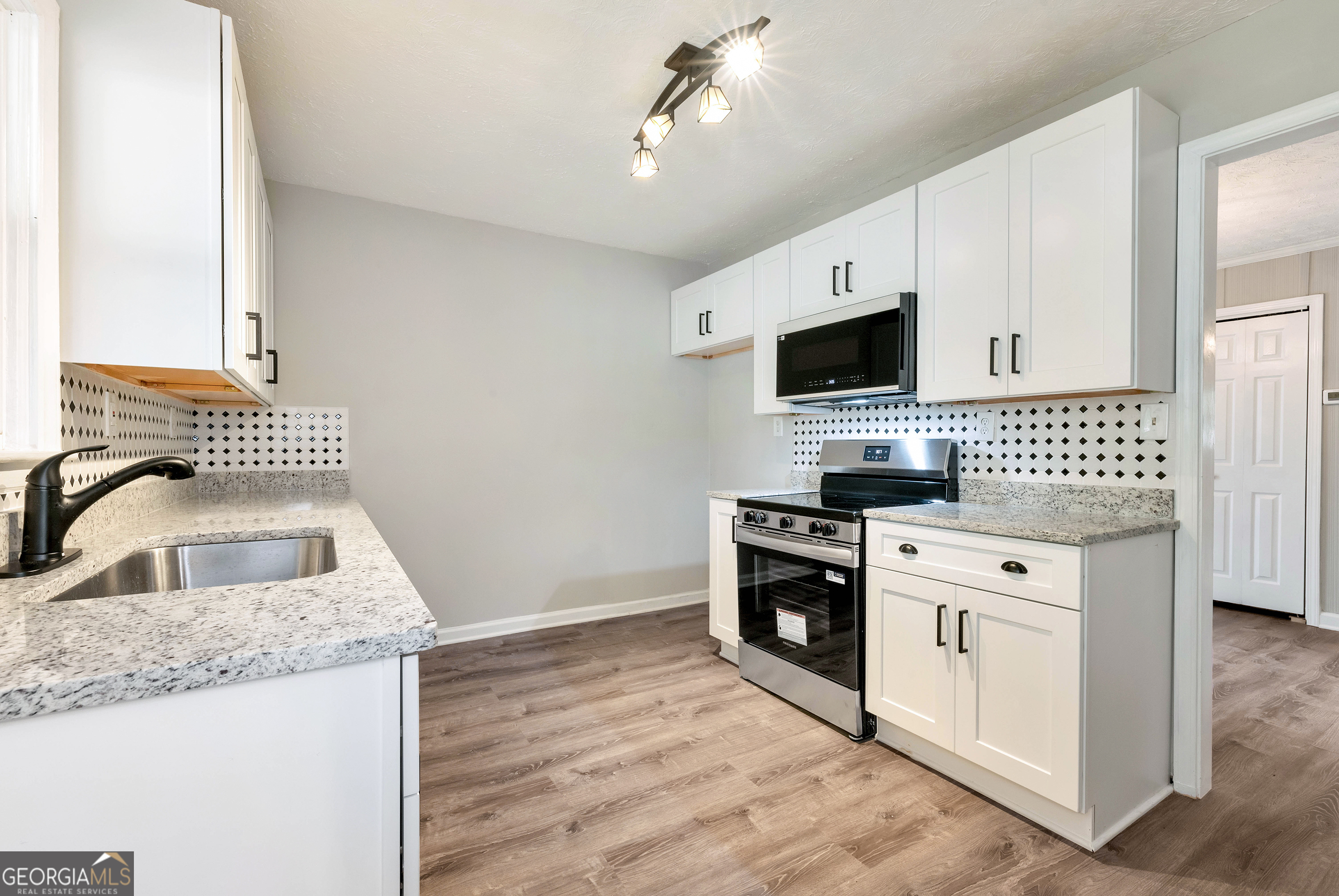 726 Peachtree Road Jefferson, GA 30549 - Photo 13 of 46