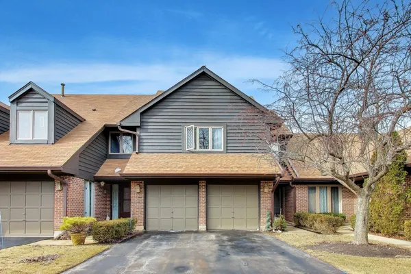 $450,000 | 654 Picardy Circle, Northbrook, IL 60062