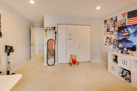 $450,000 | 654 Picardy Circle, Northbrook, IL 60062