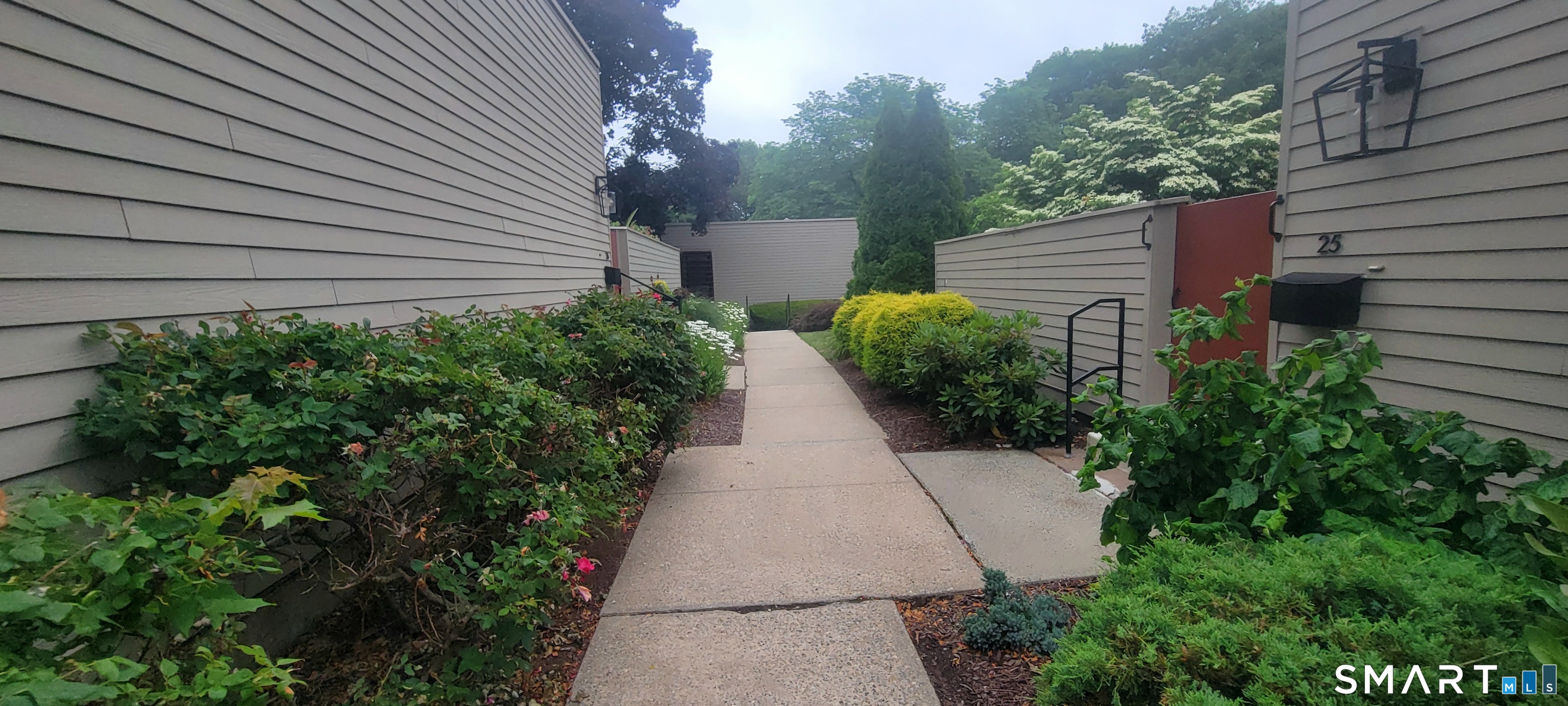 37 Charlton Hill Road, Unit 37 Hamden, CT 06518 - Photo 3 of 17