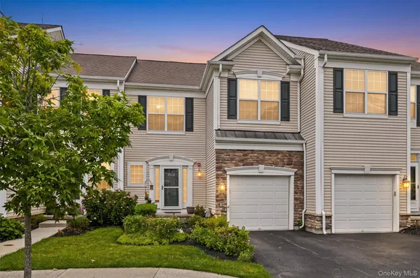 $489,000 | 19 Brighton Drive, Unit 1702, Newburgh, NY 12550