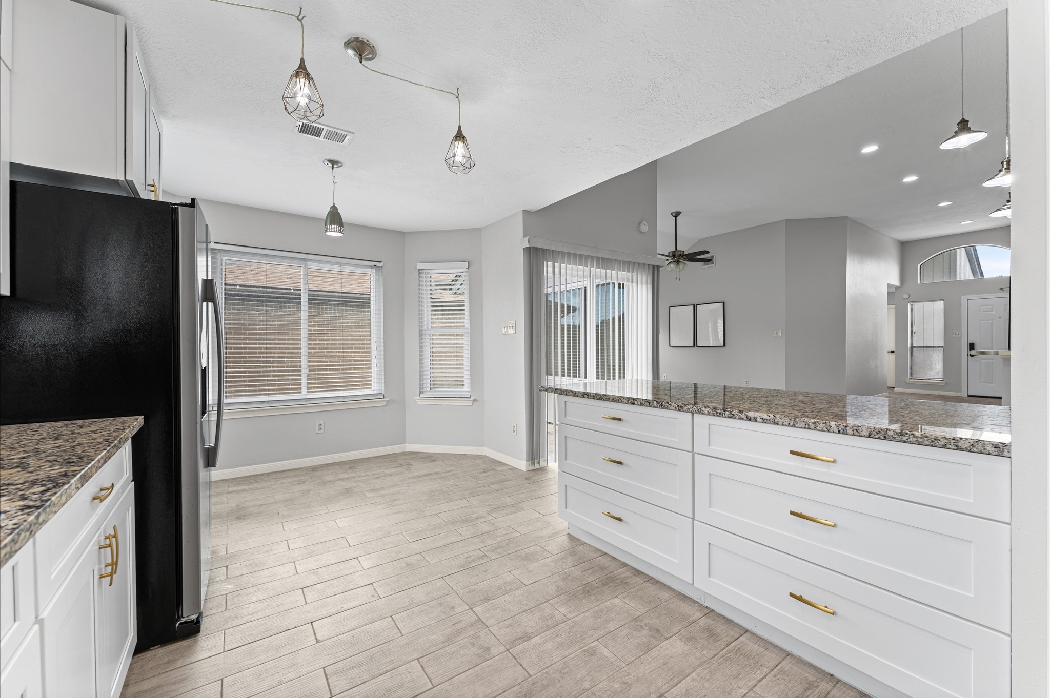 7810 Poitiers Drive Houston, TX 77071 - Photo 11 of 29