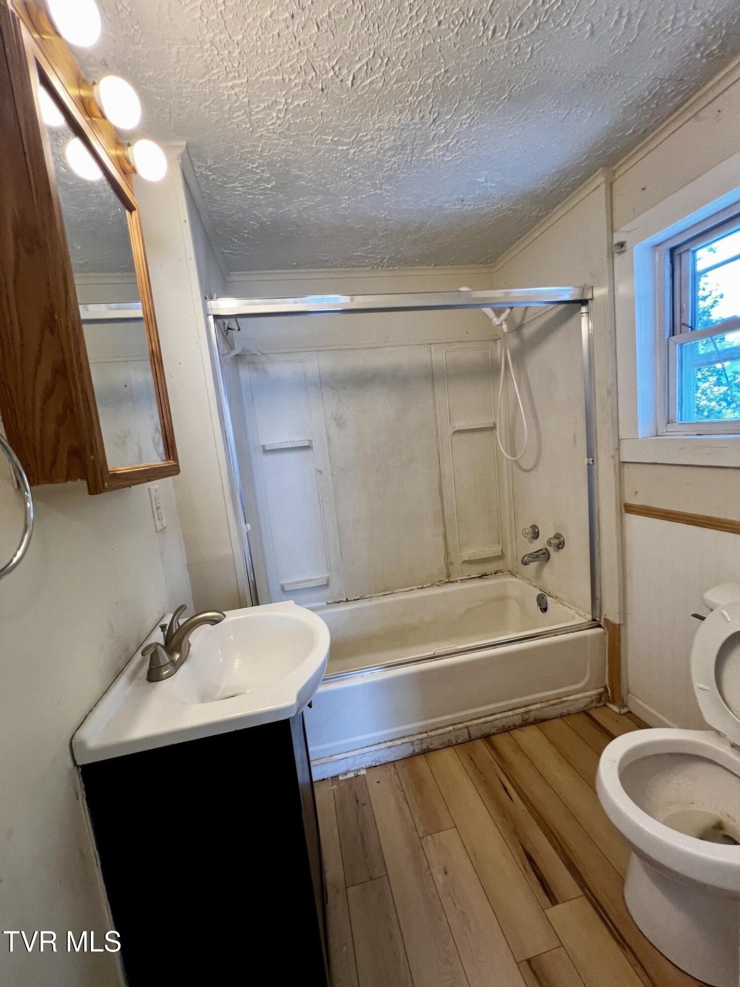 209 East Ravine Road Kingsport, TN 37660 - Photo 8 of 12 FBA94878-9B95-4FE1-8E52-CD5930F80241