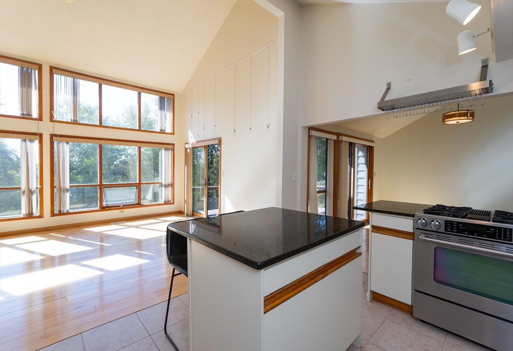 31 Edgehill Road Haverhill, MA 01830 - Photo 3 of 42 Gallery Image 3