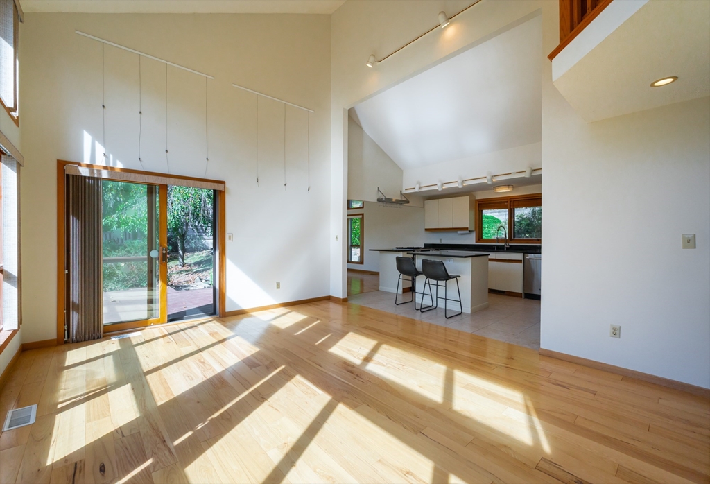 31 Edgehill Road Haverhill, MA 01830 - Photo 9 of 42 Gallery Image 9
