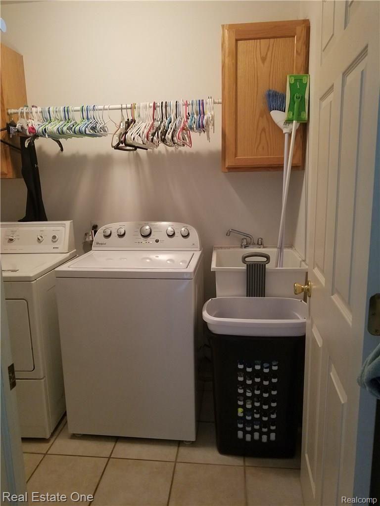 26061 Ranger Avenue Warren, MI 48091 - Photo 8 of 31 20171019_115902.jpg