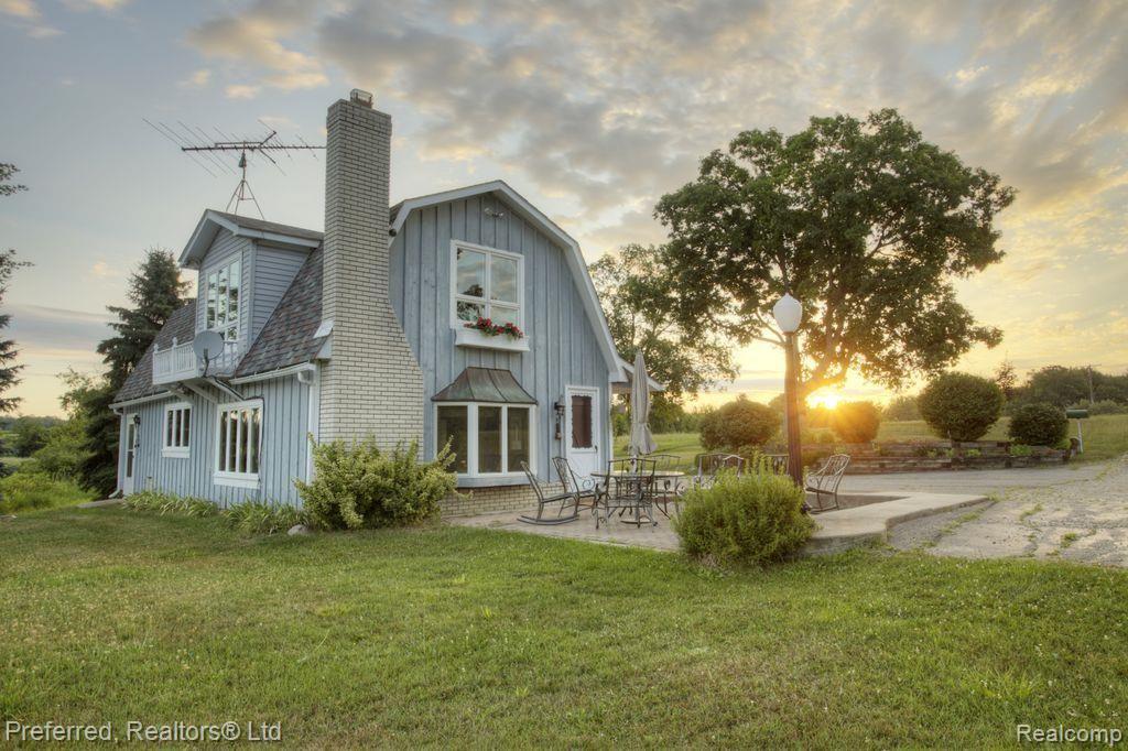 2951 Argentine Road Howell, MI 48855 - Photo 12 of 25 Side