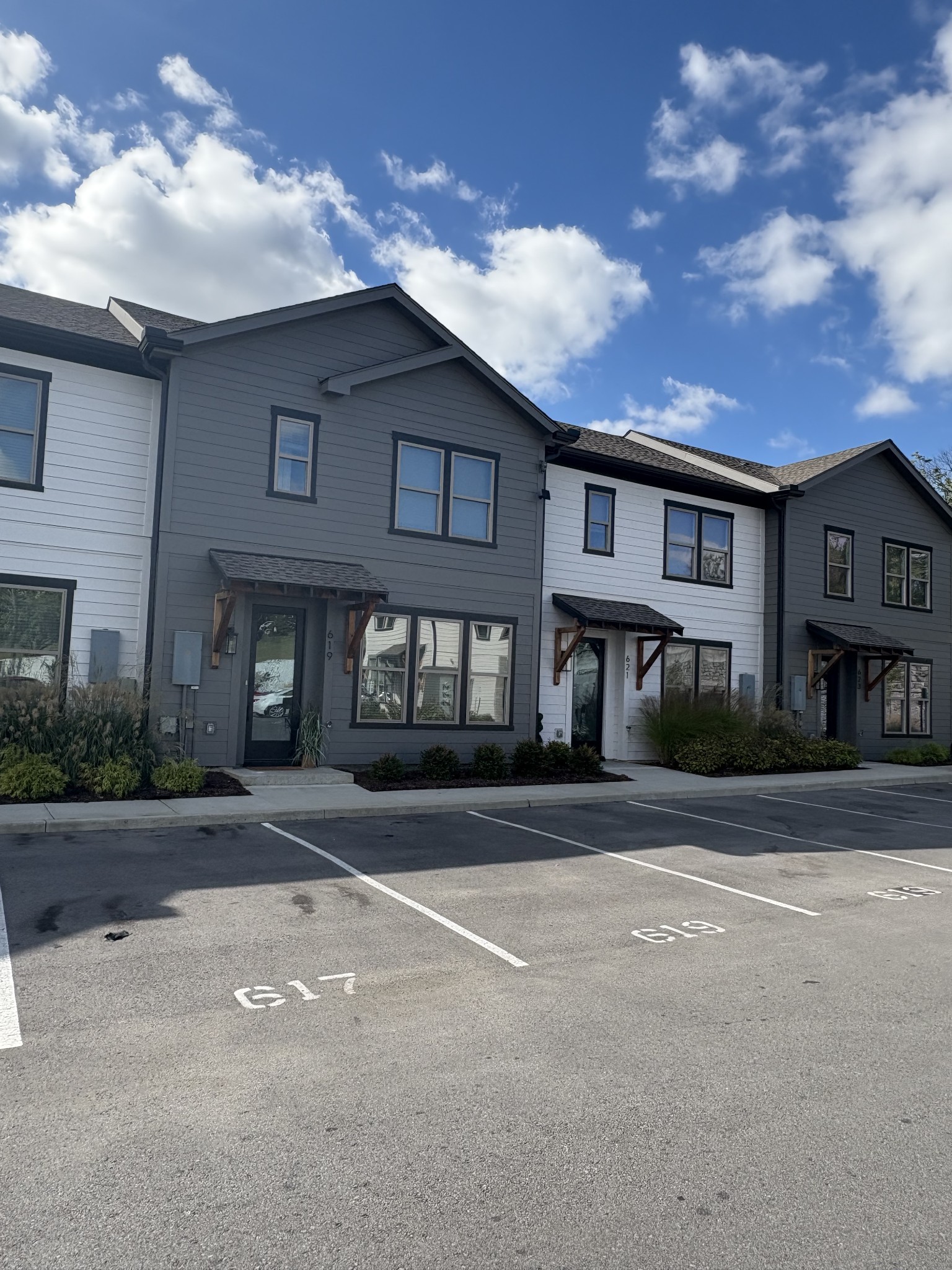 609 Wallace Road Nashville, TN 37211 - Photo 29 of 38 a front view of a house