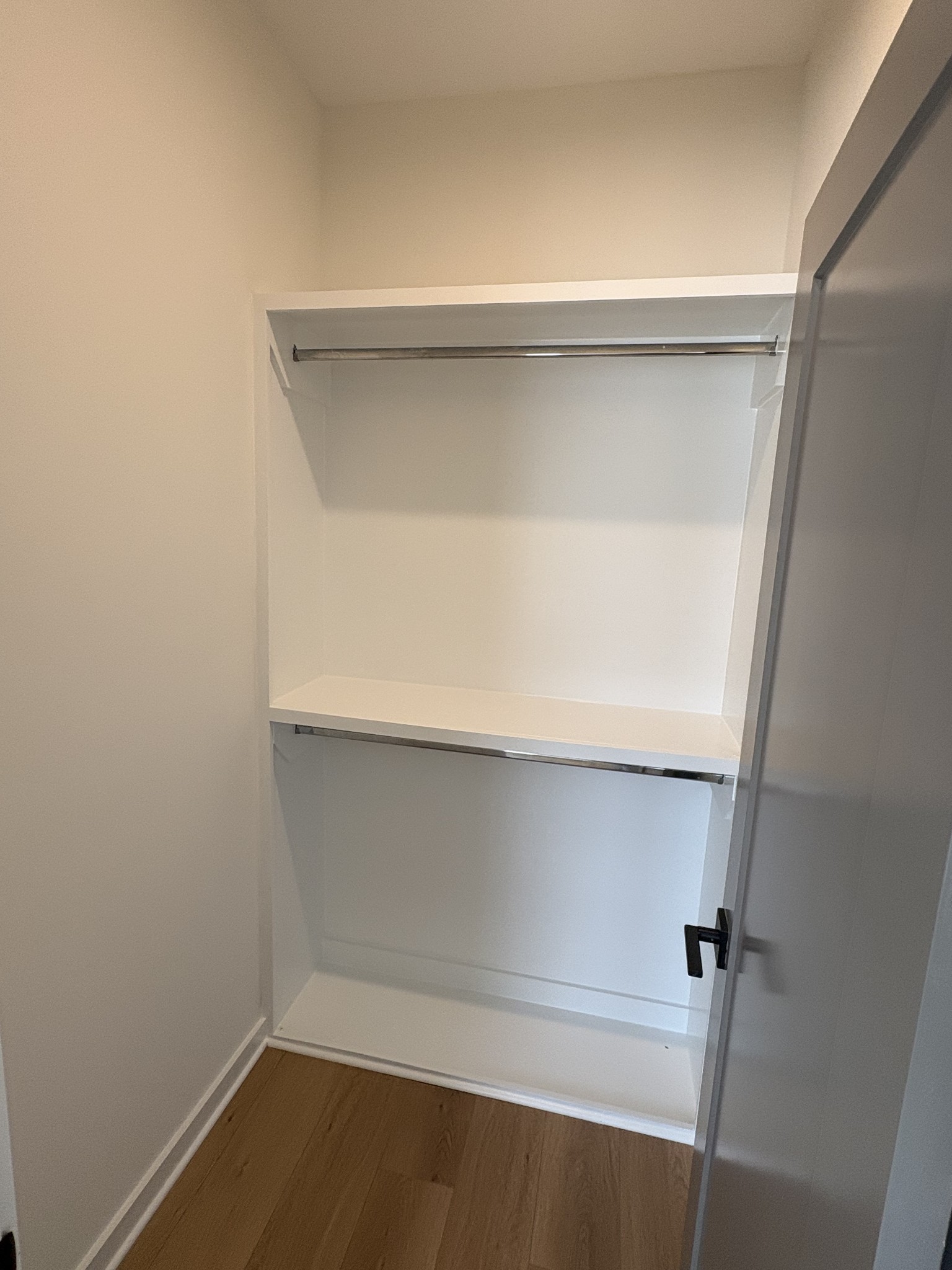 609 Wallace Road Nashville, TN 37211 - Photo 8 of 38 a close view of closet