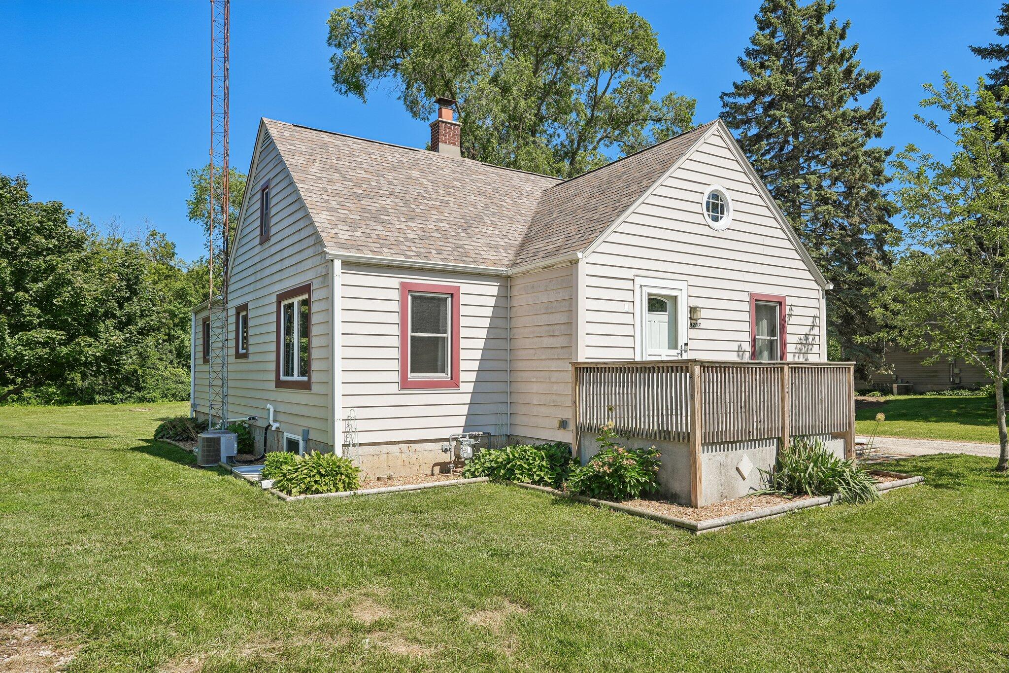 9207 39th Avenue Pleasant Prairie, WI 53142 - Photo 2 of 48 house