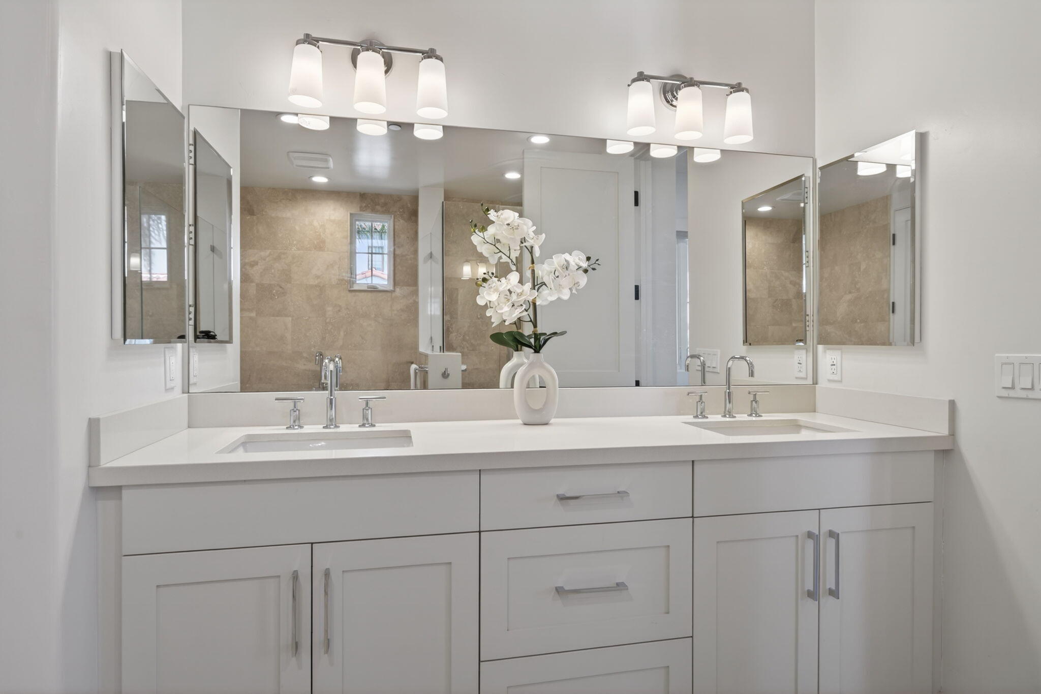 3718 State Street, Unit 139 Santa Barbara, CA 93105 - Photo 22 of 34 a bathroom with a sink vanity and a mirror