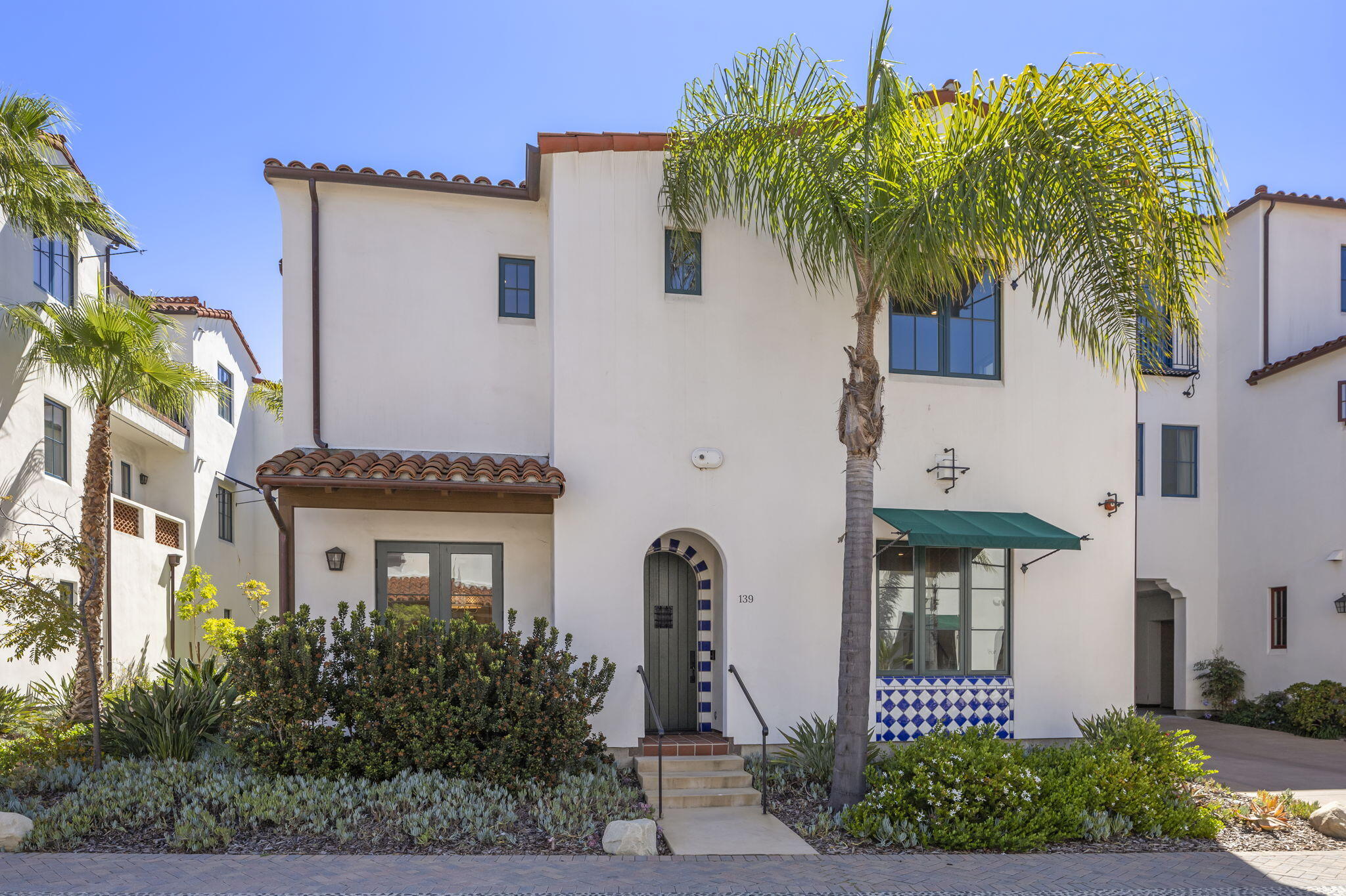 3718 State Street, Unit 139 Santa Barbara, CA 93105 - Photo 34 of 34 a front view of a house with garden
