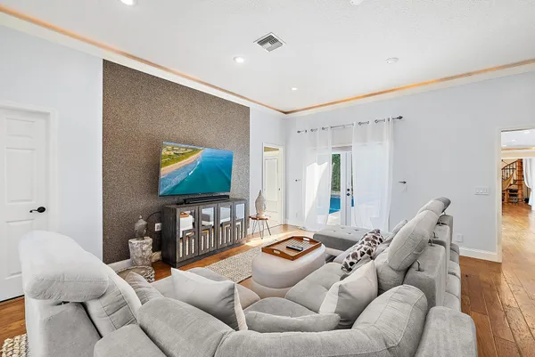 $9,900 | 542 North Cypress Drive, Tequesta, FL 33469