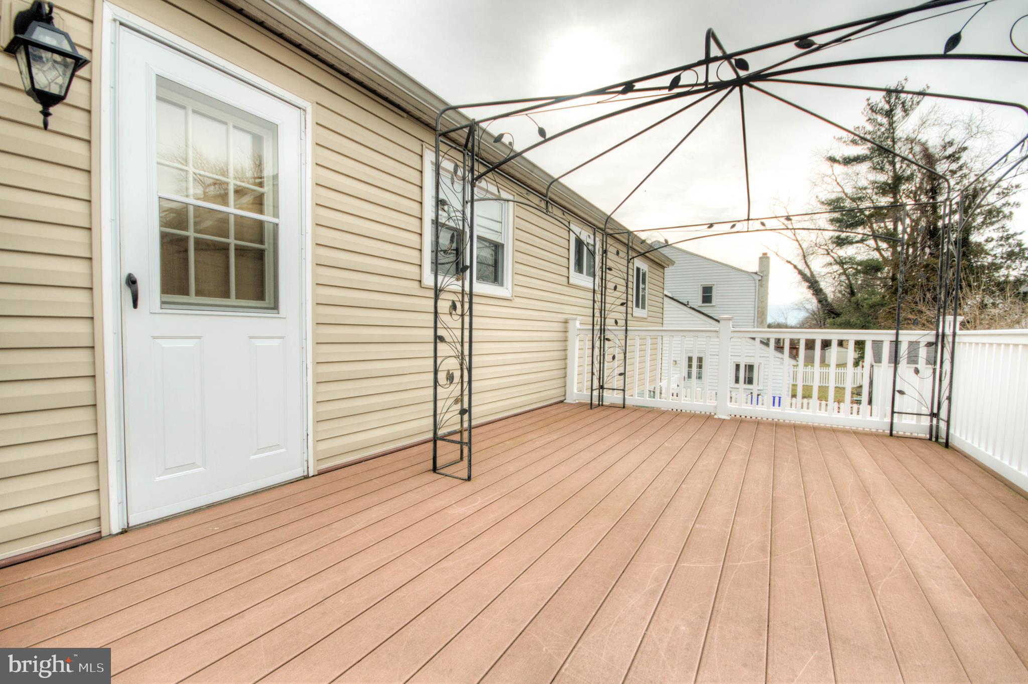 304 Peach Road Bellmawr, NJ 08031 - Photo 27 of 28 Deck with vinyl railing