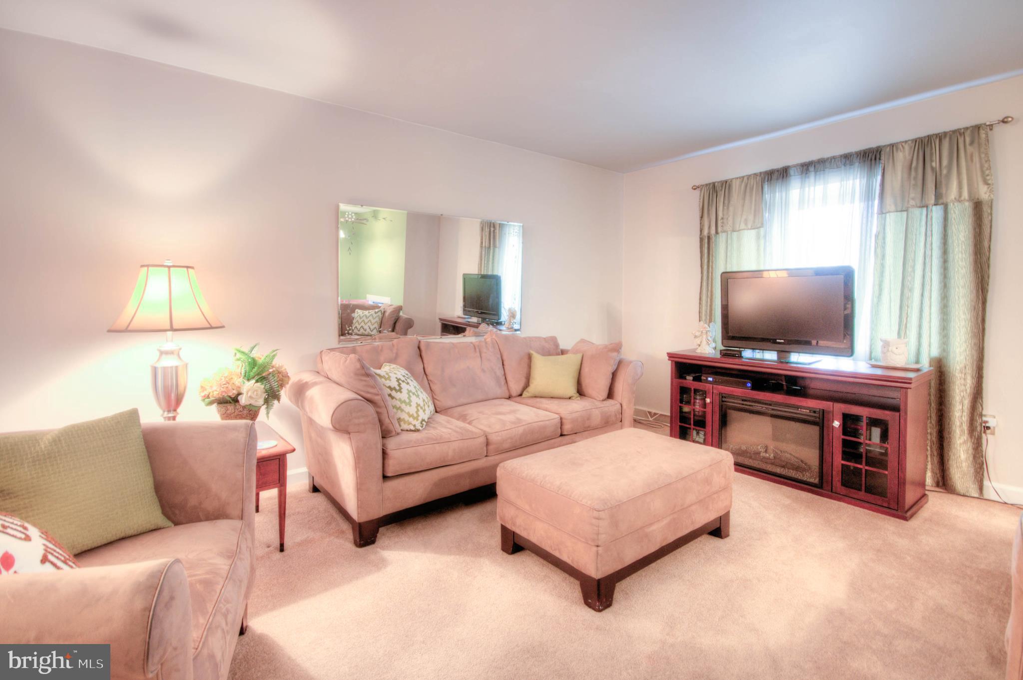 304 Peach Road Bellmawr, NJ 08031 - Photo 4 of 28 Formal living room