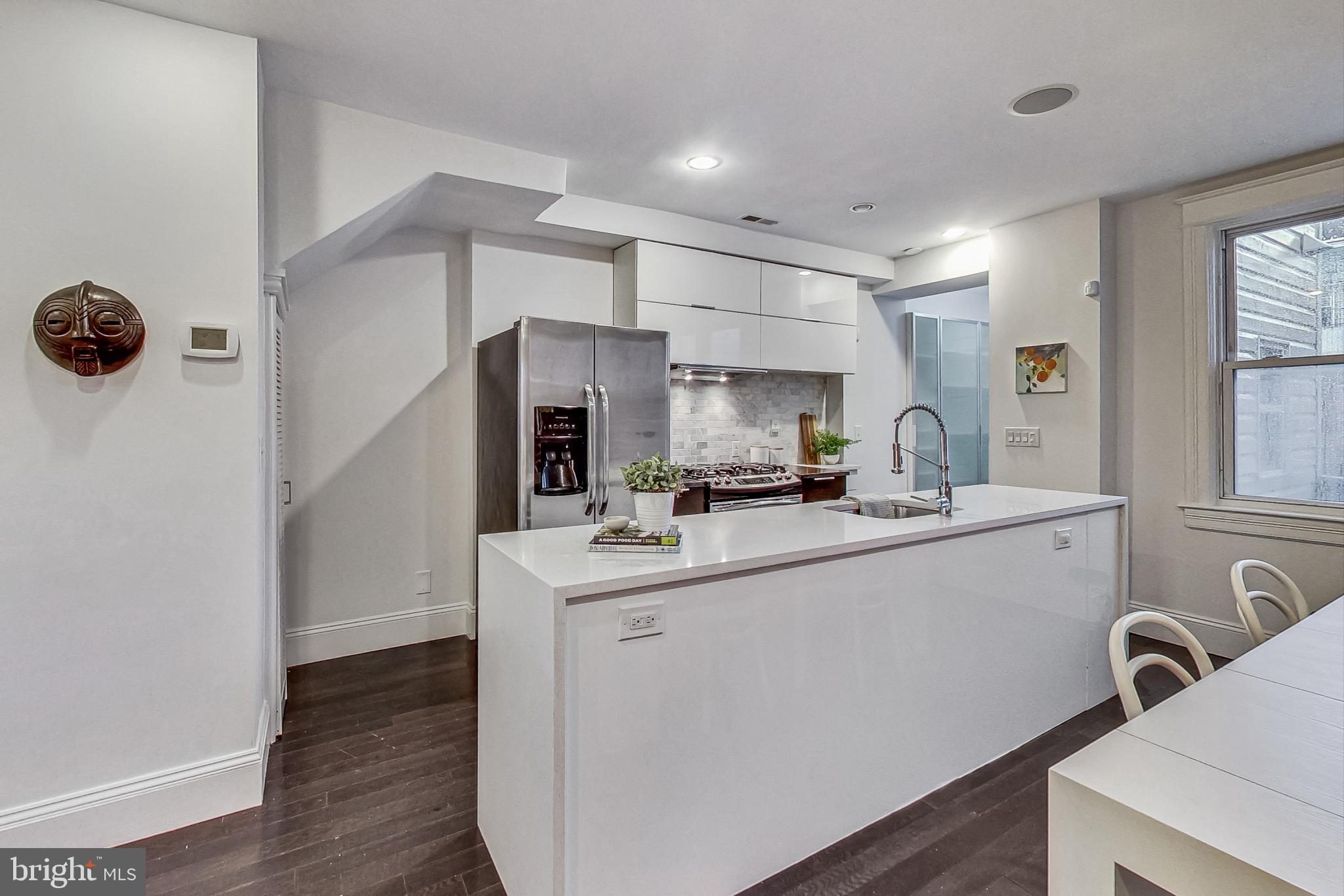 655 Morris Place Northeast Washington, DC 20002 - Photo 8 of 29