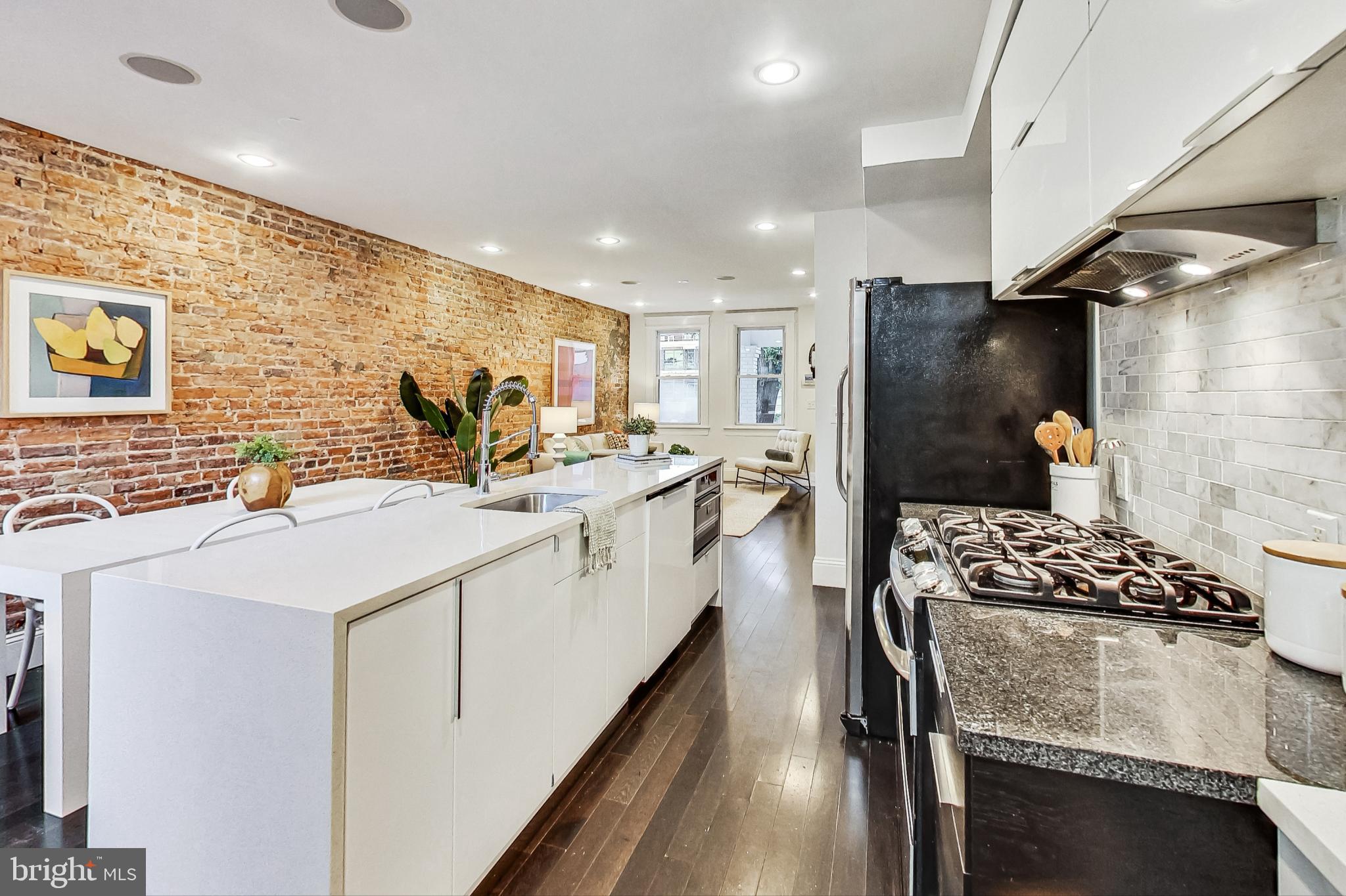 655 Morris Place Northeast Washington, DC 20002 - Photo 9 of 29