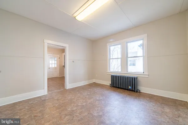 $1,800 | 426 West Peach Street, Vineland, NJ 08360