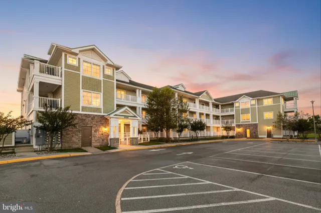 $985,000 | 37286 Lighthouse Road, Unit 210, Selbyville, DE 19975