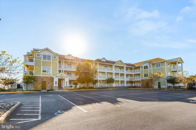 $985,000 | 37286 Lighthouse Road, Unit 210, Selbyville, DE 19975