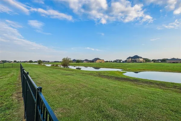 $724,999 | 7518 Lake Ivie, Needville, TX 77461