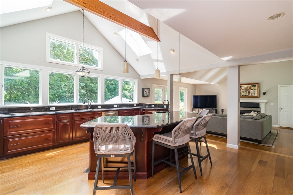 132 Pelham Island Road Wayland, MA 01778 - Photo 5 of 18