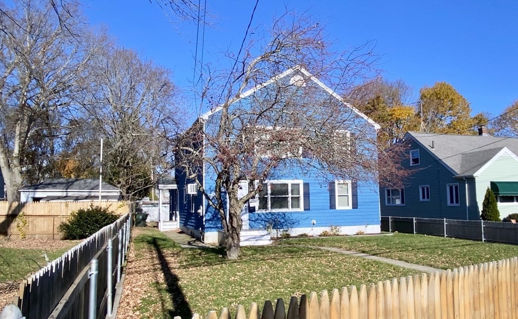 810 New Boston Road Fall River, MA 02720 - Photo 3 of 21 Gallery Image 3