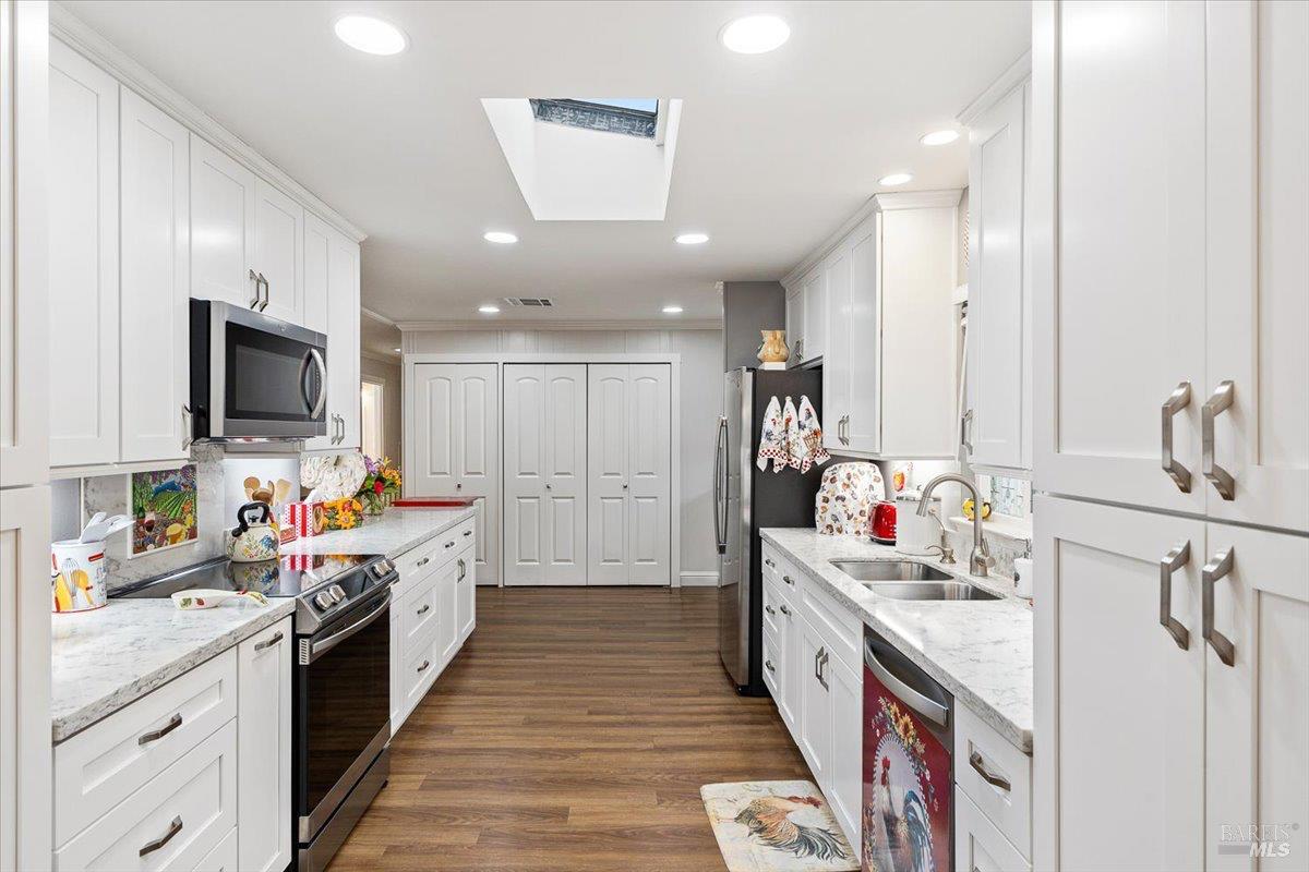 228 Regency Court Santa Rosa, CA 95401 - Photo 11 of 32