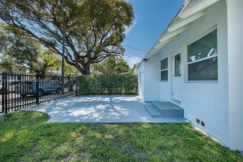 a view of a backyard with a plants