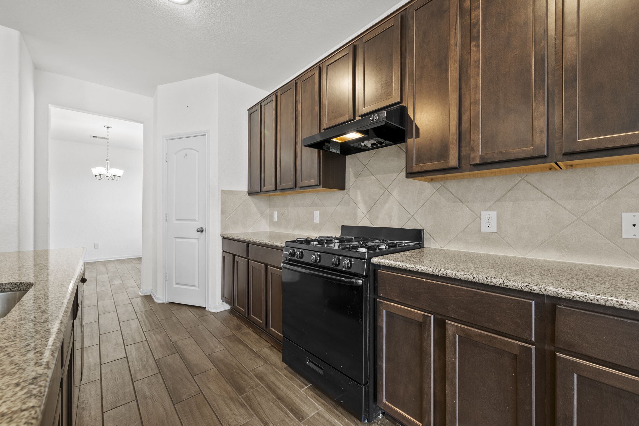 903 Willowick Road Houston, TX 77090 - Photo 17 of 47 Kitchen