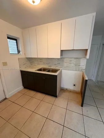 $1,625 | 408 Northwest 8th Street, Unit 408, Hallandale Beach, FL 33009