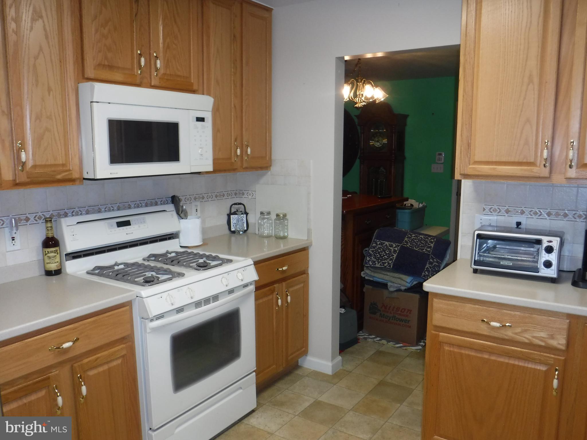 6825 Seneca Ridge Drive York, PA 17403 - Photo 7 of 19 Kitchen
