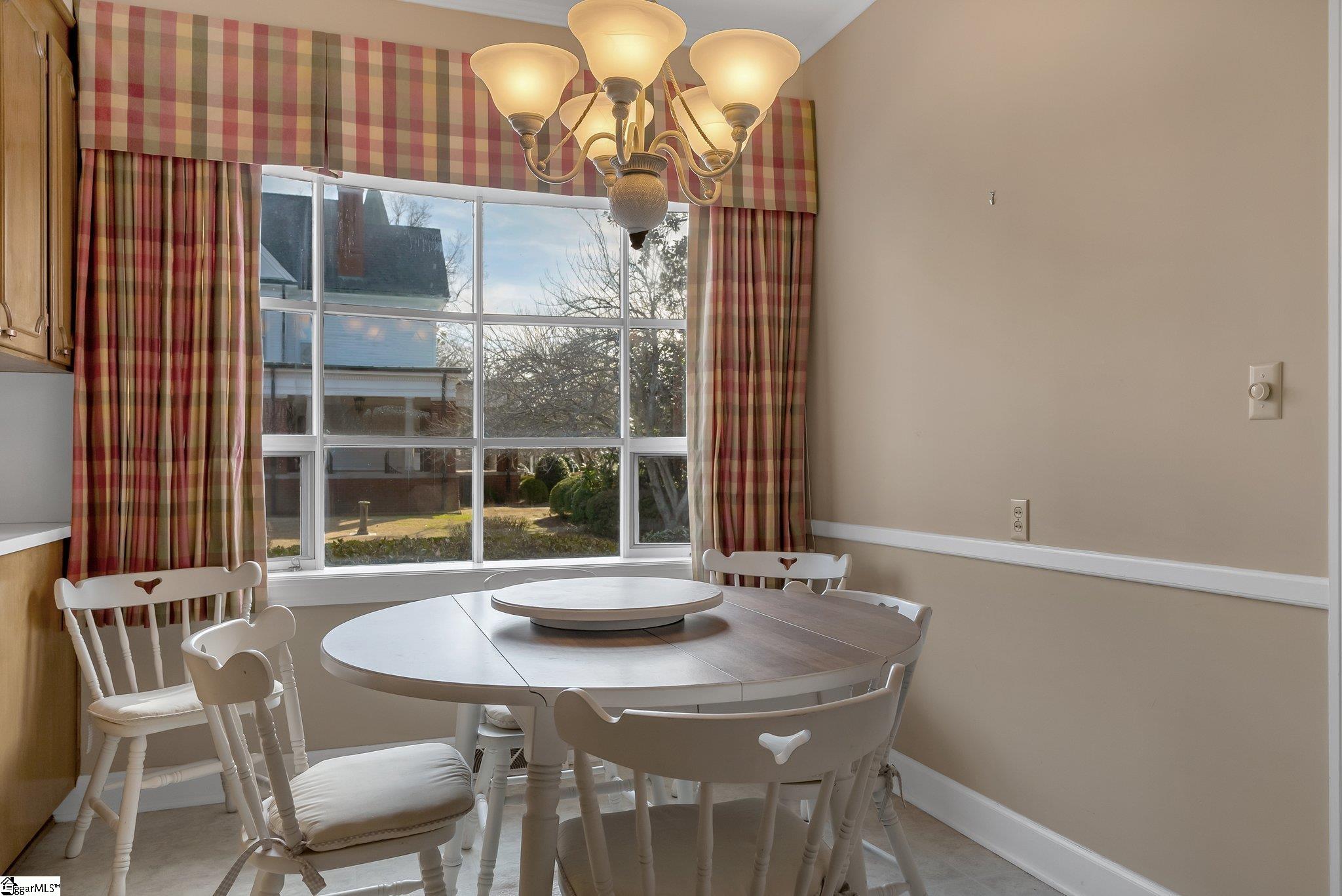 307 South Broad Street Clinton, SC 29325 - Photo 11 of 34