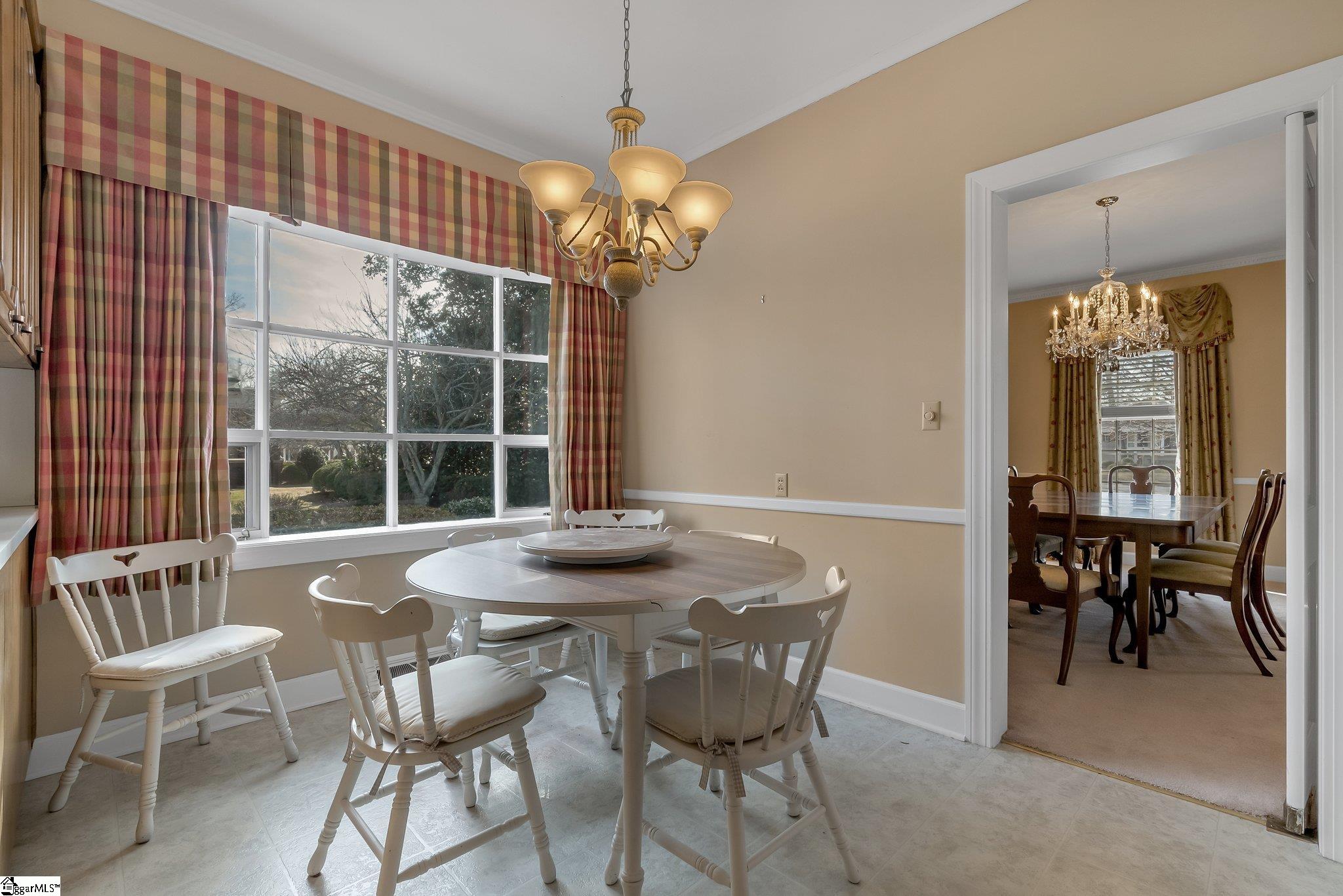 307 South Broad Street Clinton, SC 29325 - Photo 12 of 34