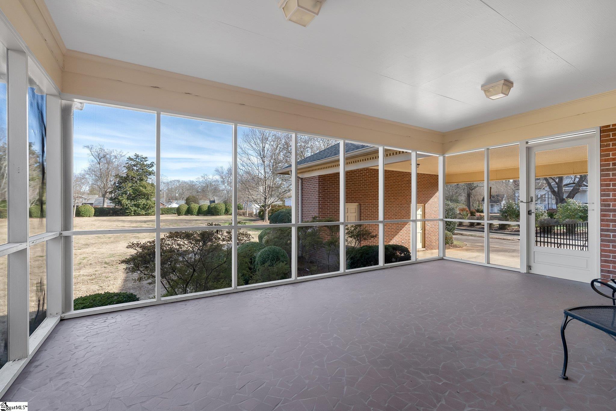 307 South Broad Street Clinton, SC 29325 - Photo 21 of 34