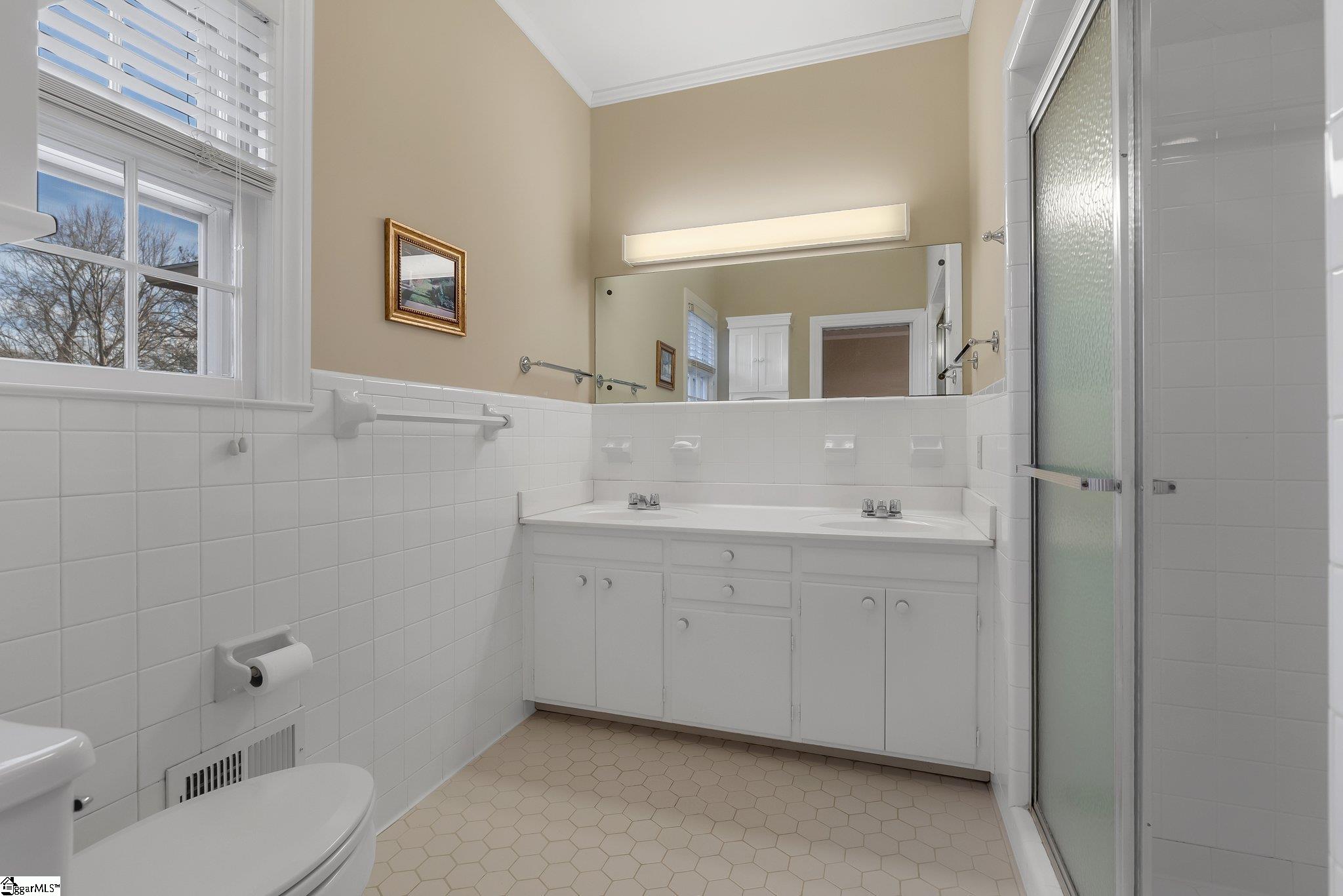 307 South Broad Street Clinton, SC 29325 - Photo 26 of 34