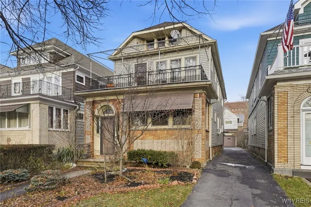 $1,500 | 691 Columbus Parkway, Buffalo, NY 14213