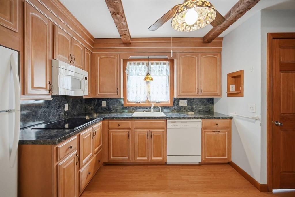 20 Athol Street Springfield, MA 01107 - Photo 18 of 40
